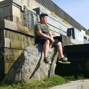 Meet your Posher, Cesar