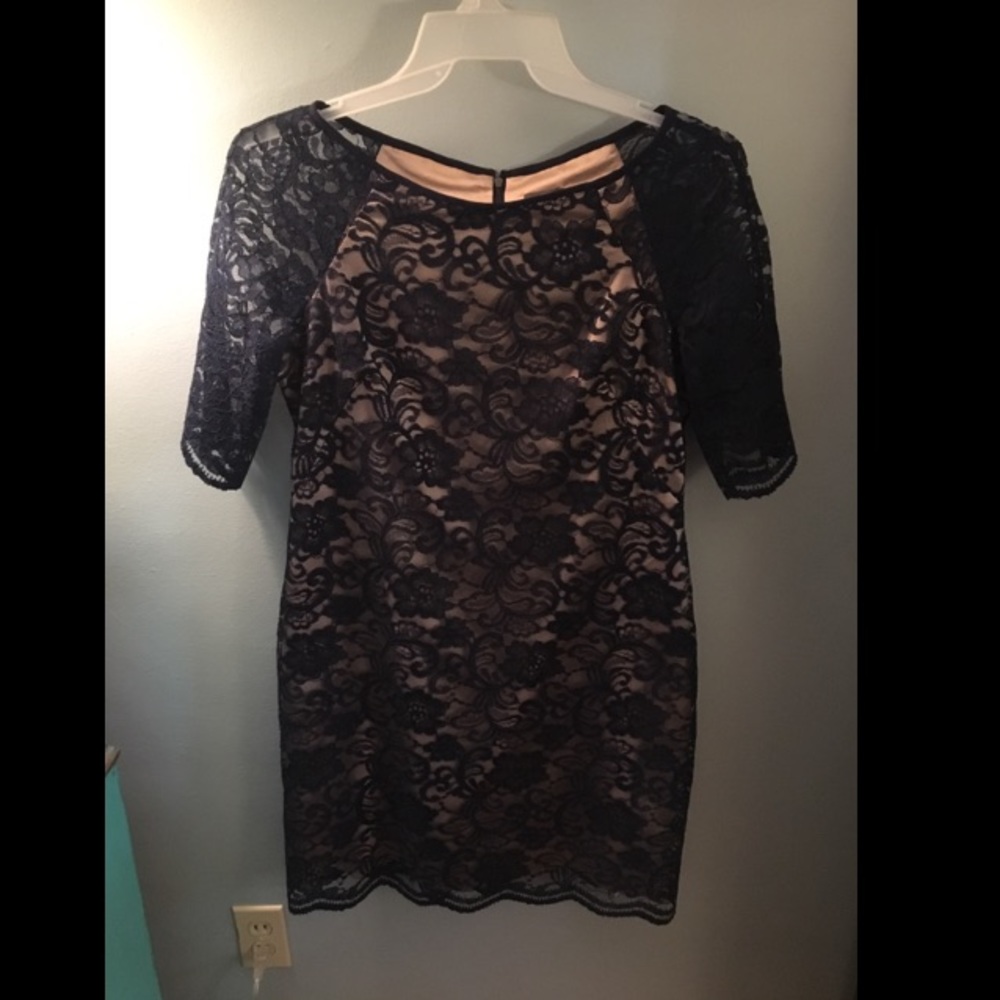 Beautiful cocktail dress. Perfect for weddings!