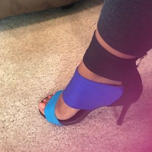 Cute & Comfy blue sandal heels
