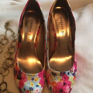 Floral Madden Girl Pumps