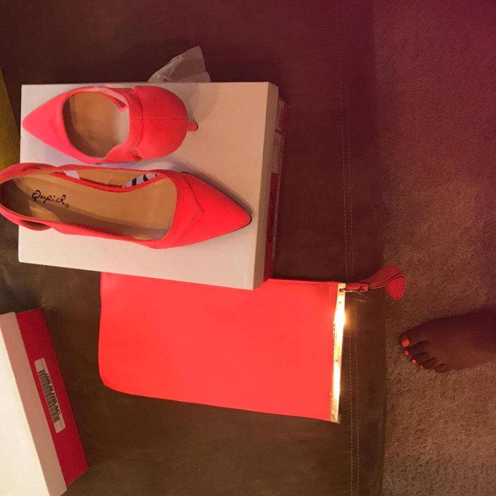 Neon pink pumps & clutch bundle