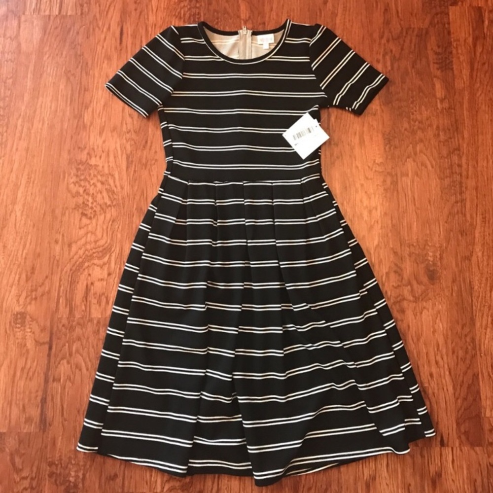 Lularoe Amelia Small NWT