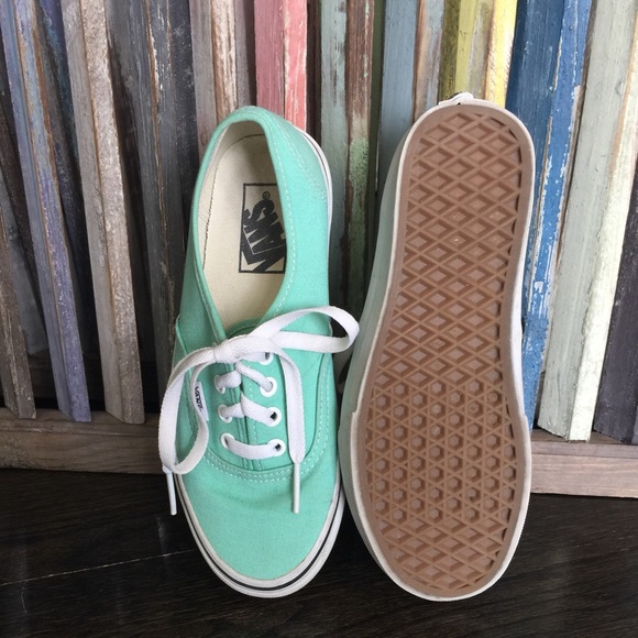 Vans - Picture 2 of 2