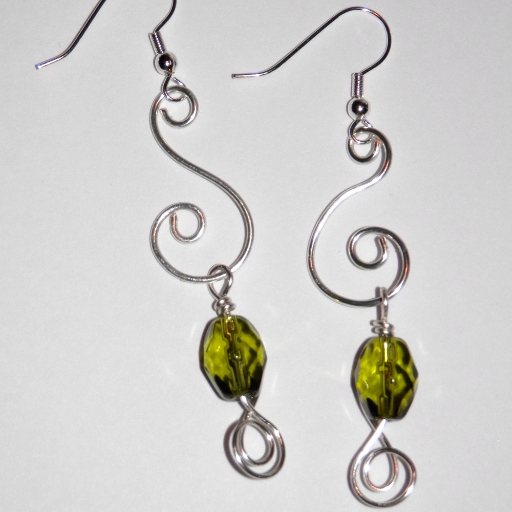 Green Glass Silver Plated Earrings (NND2)