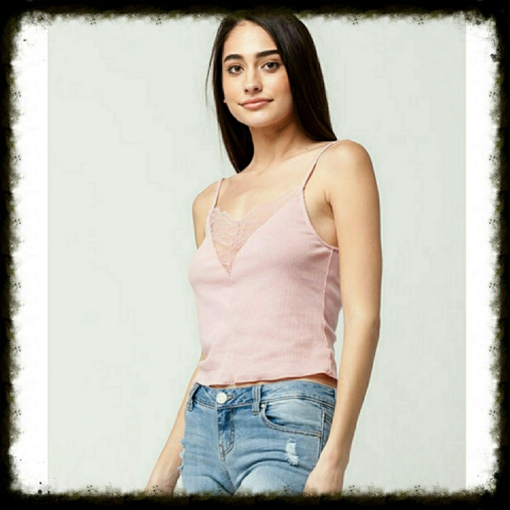 ♦️♦️NWT - Lace Inset Tank