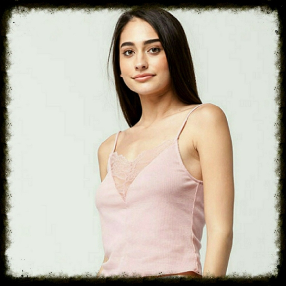 ♦️♦️NWT - Lace Inset Tank - Picture 4 of 4