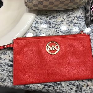 Micheal kors authentic clutch