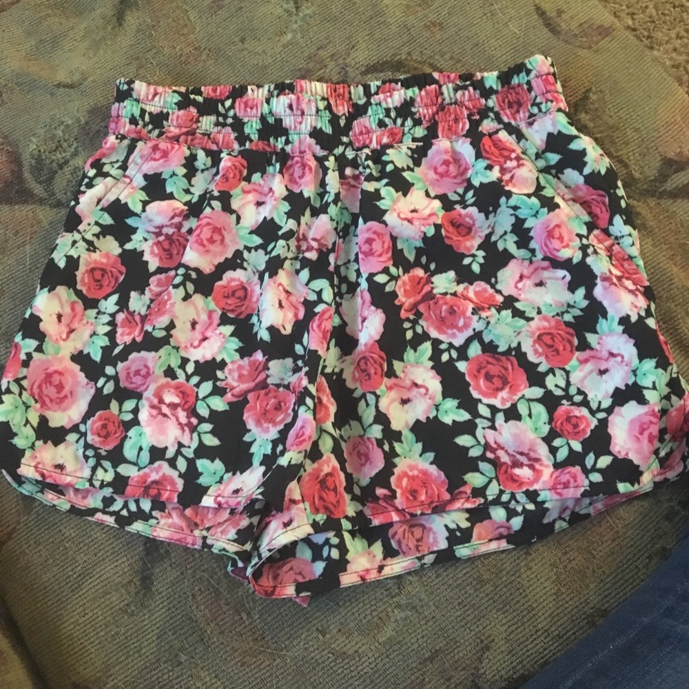 Size 4 floral shorts