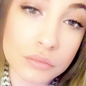 Meet your Posher, Ermina