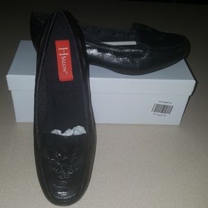 Women business casual shoes. 7.5 wide with