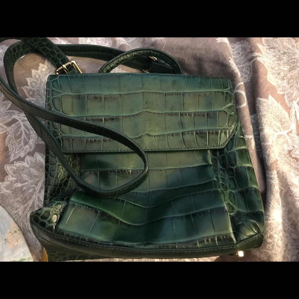 Kenneth Cole purse - Picture 2 of 4