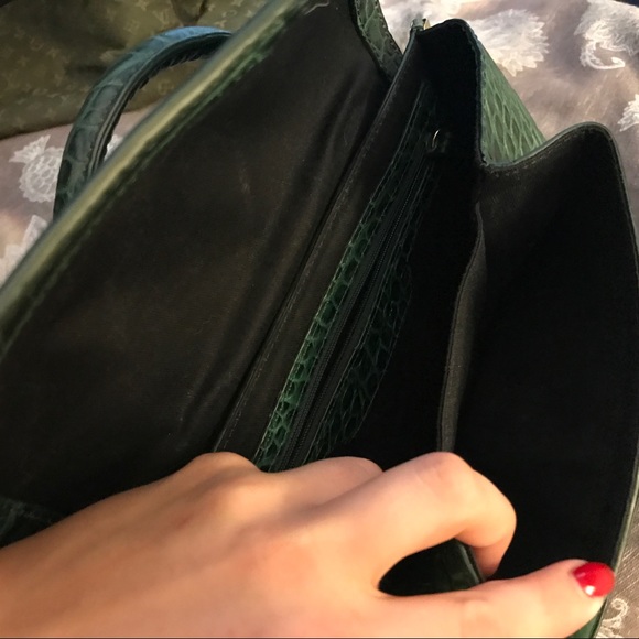 Kenneth Cole purse - Picture 3 of 4