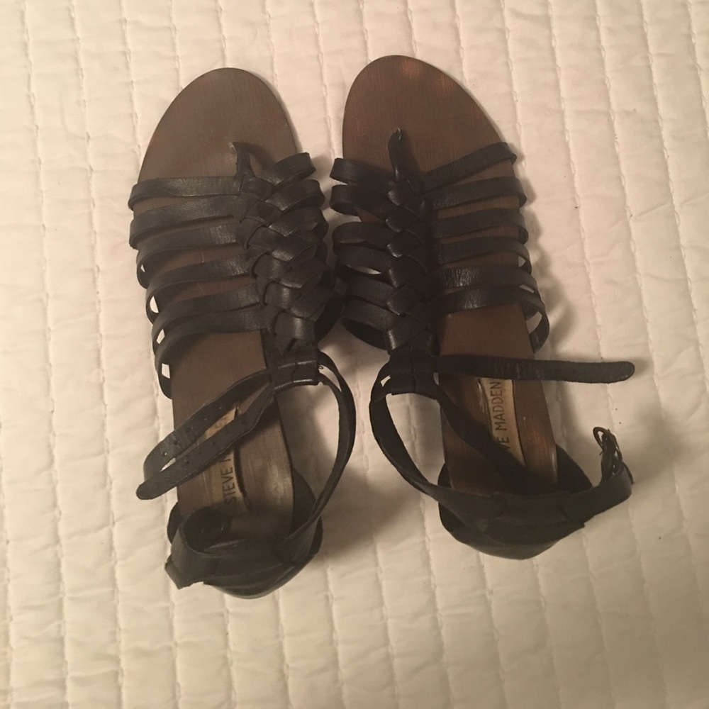 Steve Madden low wedge sandal