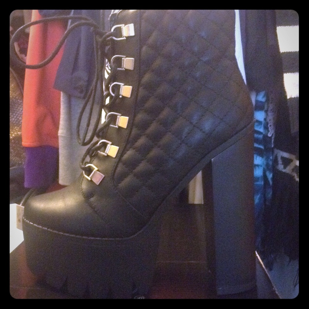 NWT Black platform quilted Vegan leather boots