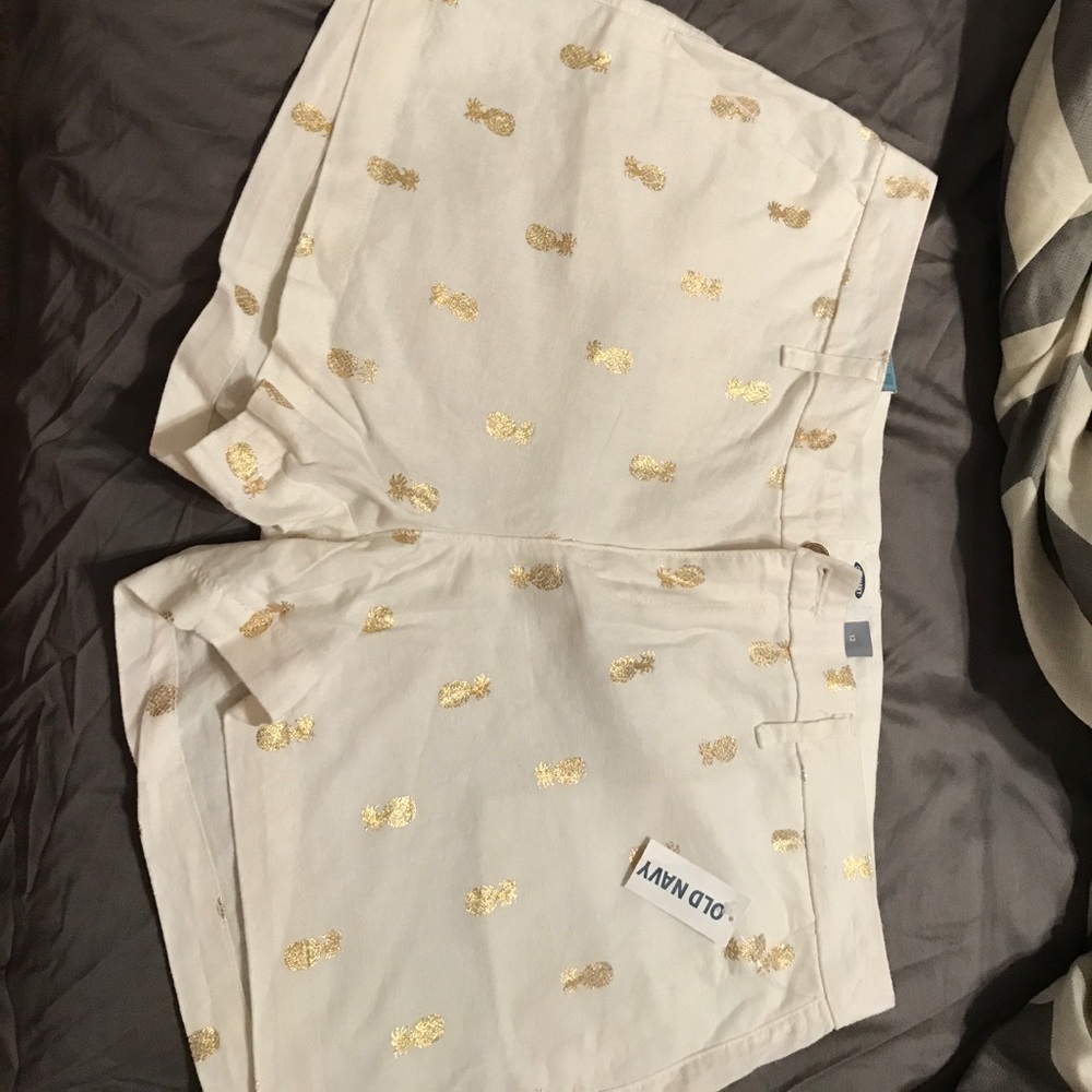 Old navy white and gold pineapple shorts size 12