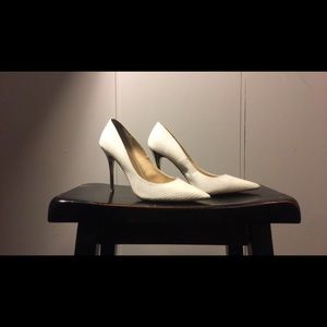 Rock & Republic Pointed Toe Heel