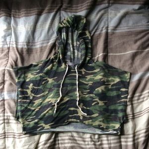 😍Fashion Nova Camo Crop Top😍