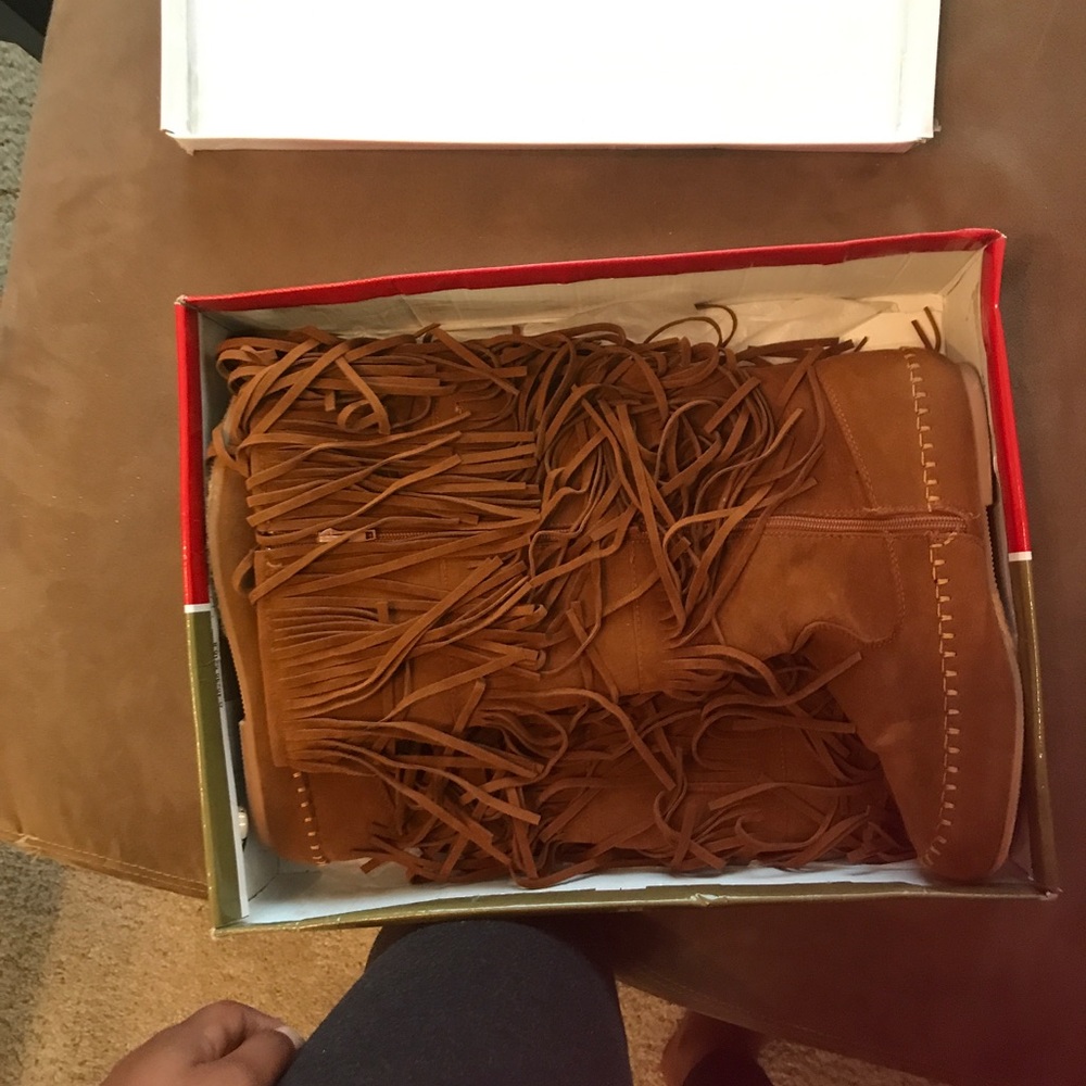 Pierr Dumas fringe boots
