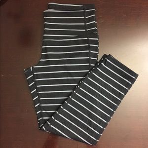 Athleta Chaturanga Capri