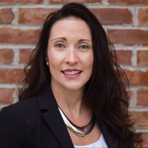 Meet your Posher, Debotah