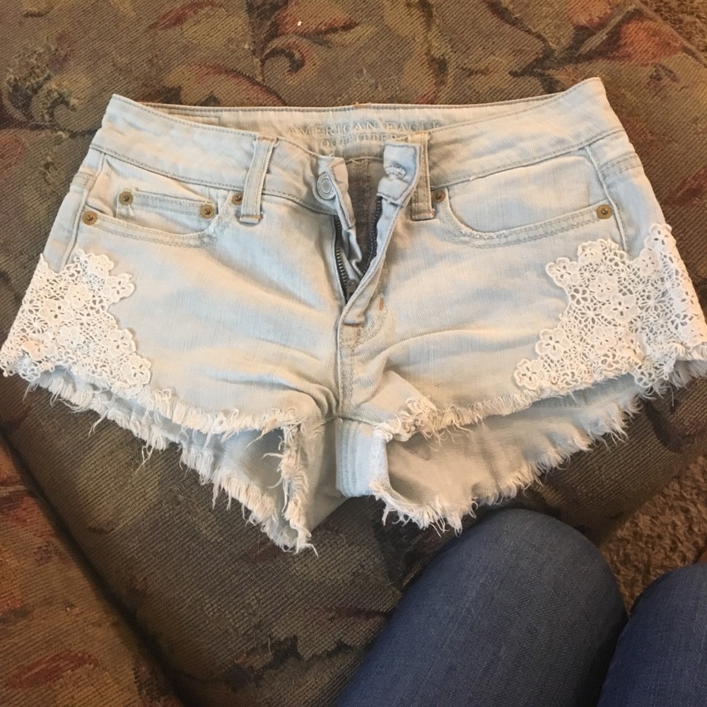 american eagle light blue shorts