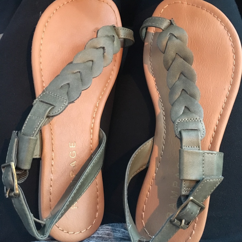 Rampage flip flops