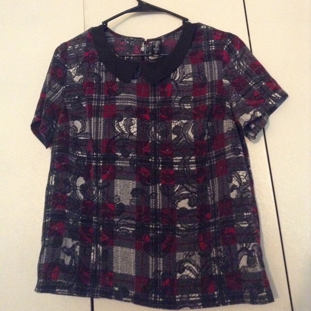 Exact top worn in pretty little liars