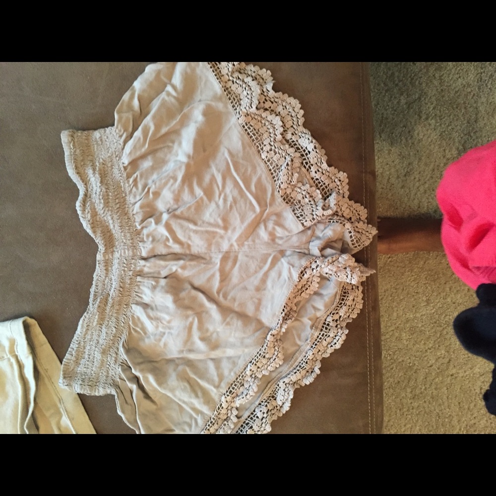 Taupe flowy shorts