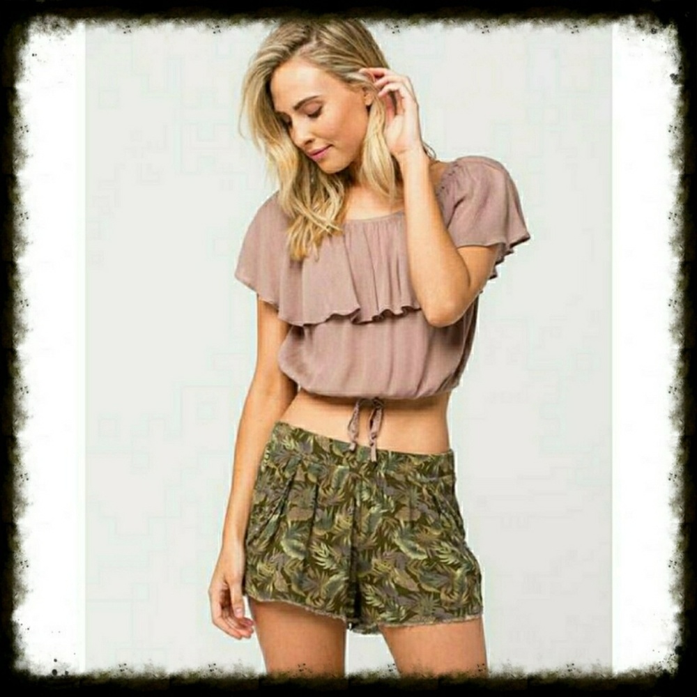 ♦️♦️SUMMER CLOSEOUT!! NWT - Tropical Print Shorts