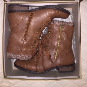 NWT BROWN LEATHER COMBAT BOOTS
