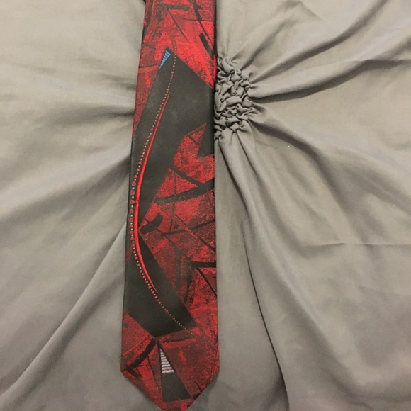 Tie - Picture 2 of 3