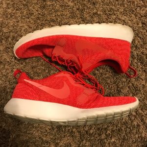 Red Nike Roshe Run