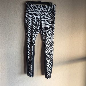 Black and white patterned leggings