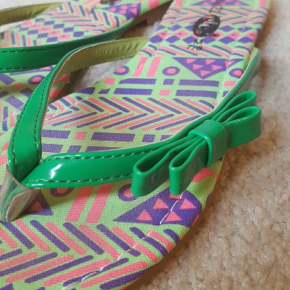 Tribal print flip flops - Picture 2 of 3