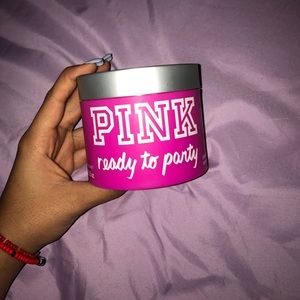 (ACCEPTING OFFERS) Pink ready to party