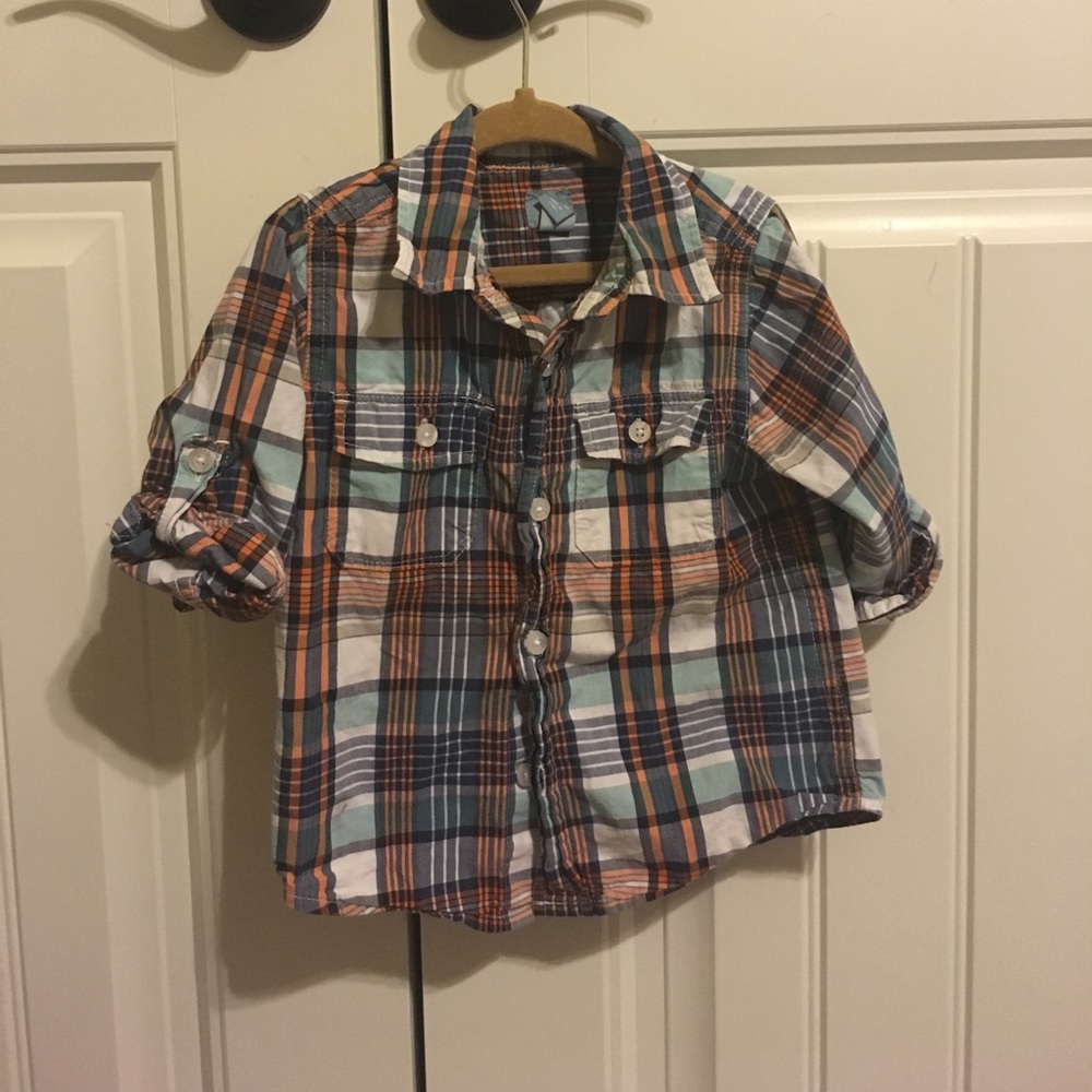 2t gap button down