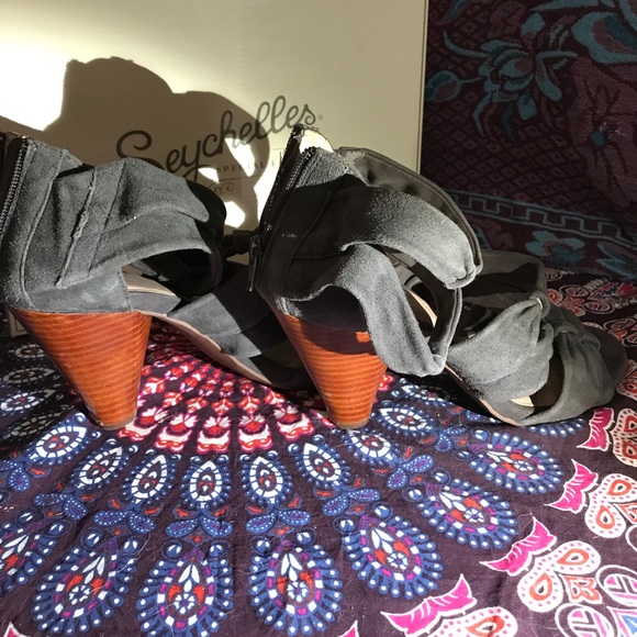 Seychelles for Anthropologie Grey Suede Heels - Picture 2 of 5