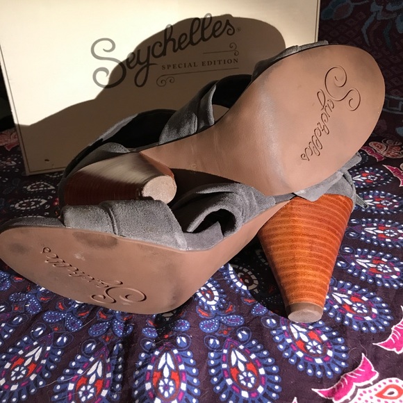 Seychelles for Anthropologie Grey Suede Heels - Picture 4 of 5