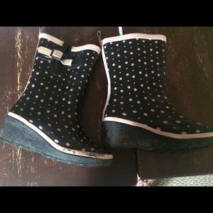 Women's Avon Rain Boots size 8