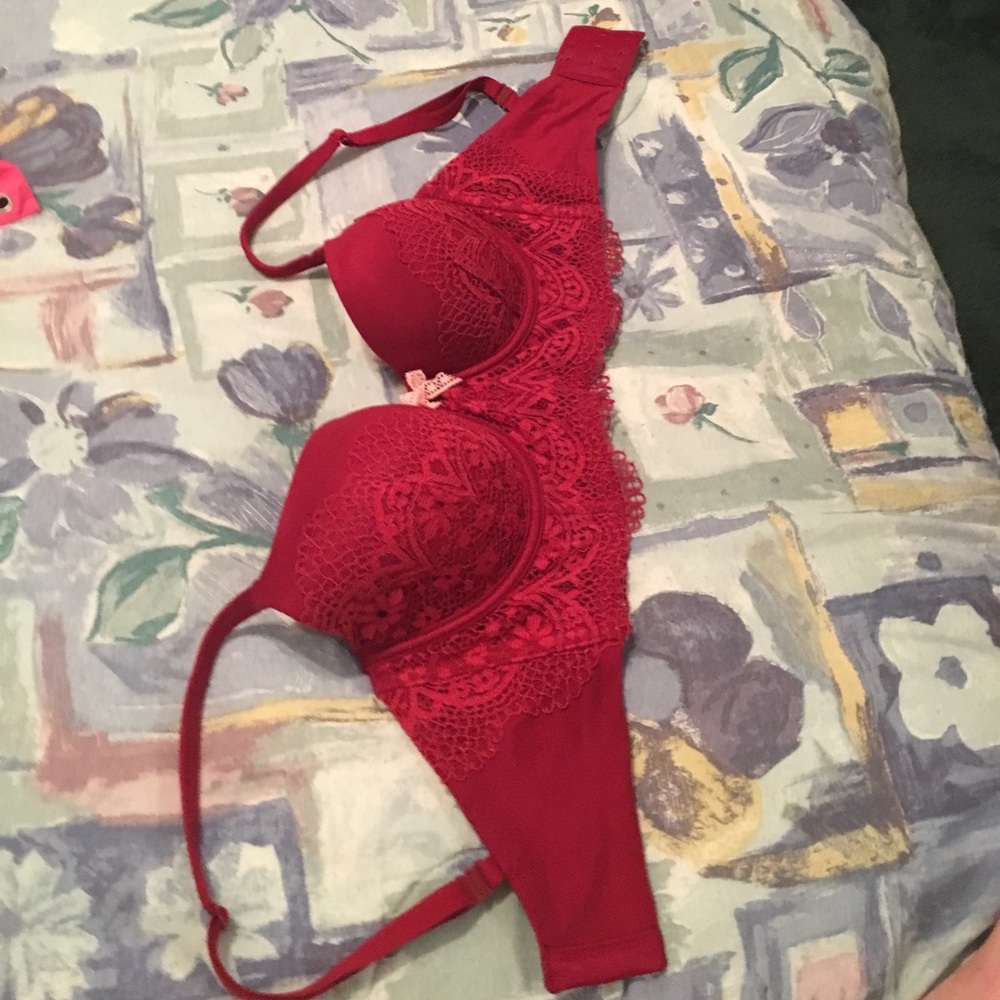 Victoria secret bra never worn