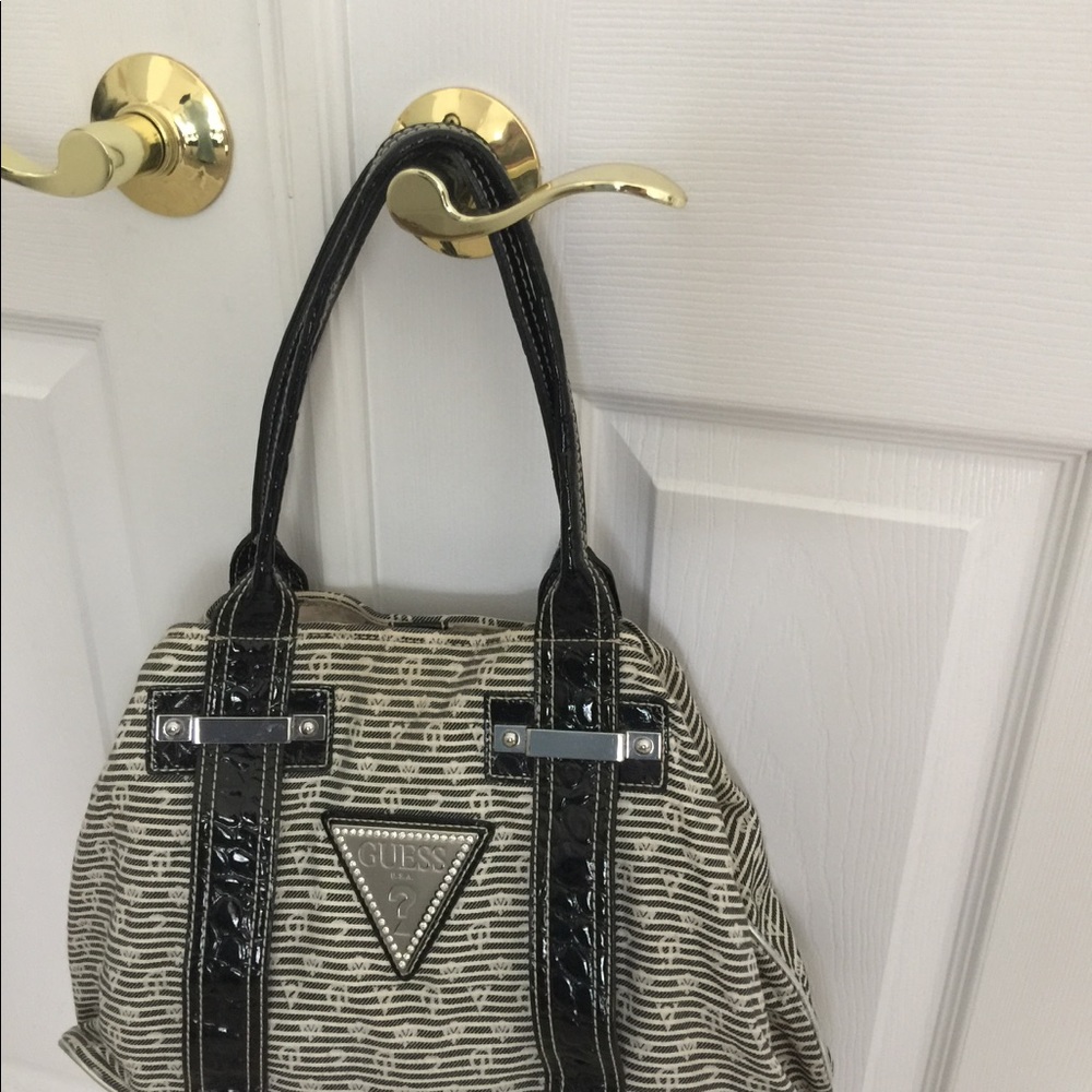 Guess Handbag black/beige
