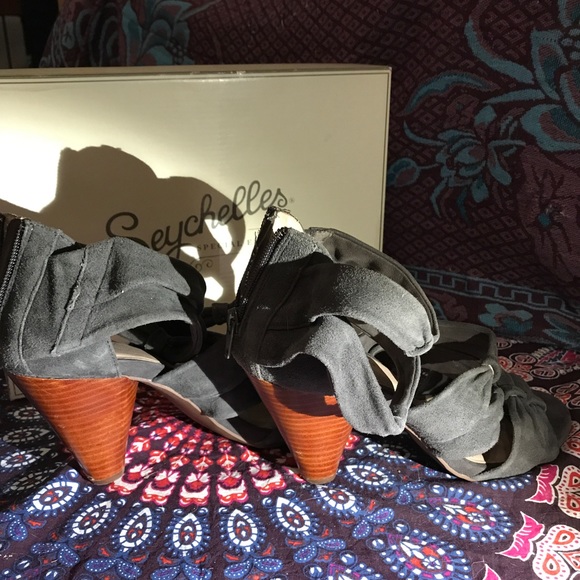 Seychelles for Anthropologie Grey Suede Heels - Picture 2 of 5