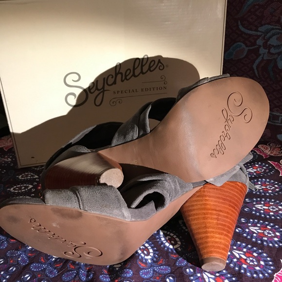 Seychelles for Anthropologie Grey Suede Heels - Picture 4 of 5