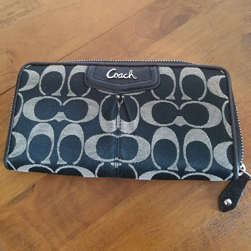 Coach Zip Wallet - Picture 1 of 2