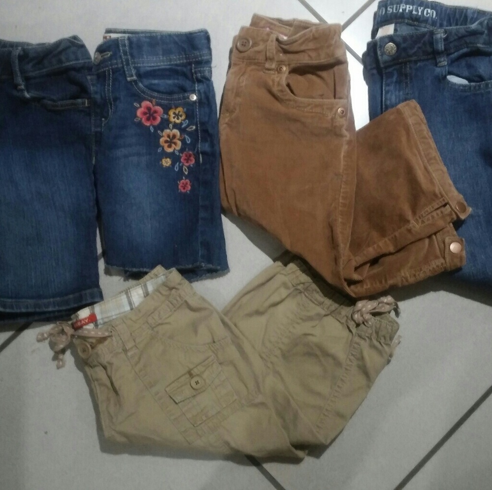 Lot of 5 shorts, and capris, size 6-8, M