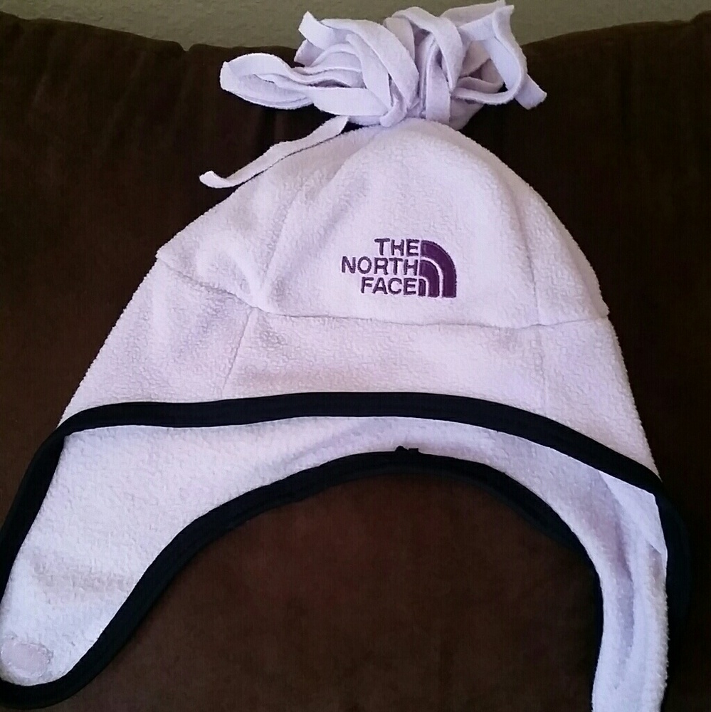 The North Face kids fleece hat. Avai in red only