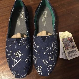 Tom's Classic Canvas -Retired Print NWT