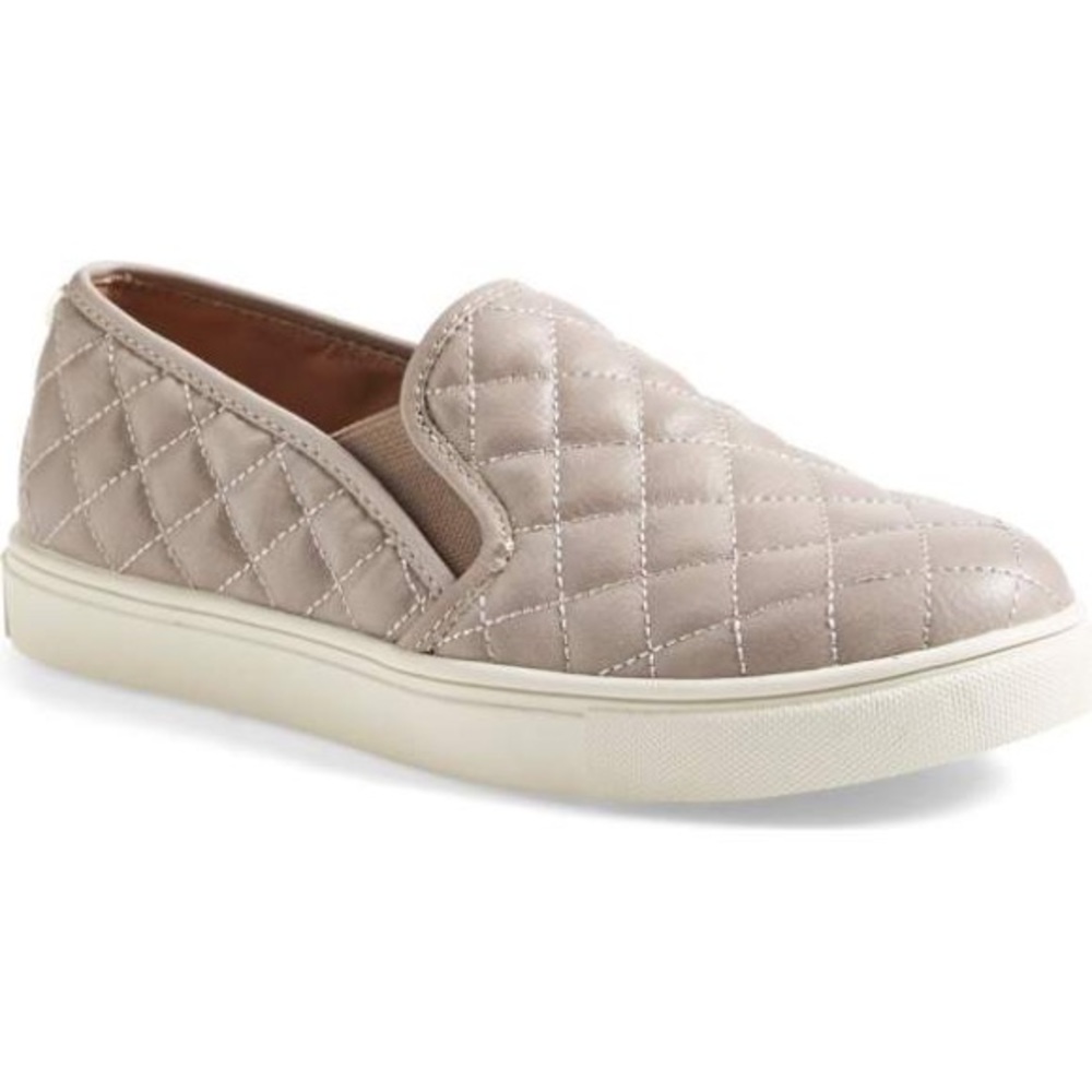 ISO Steve Madden Ecentrcq Sneaker