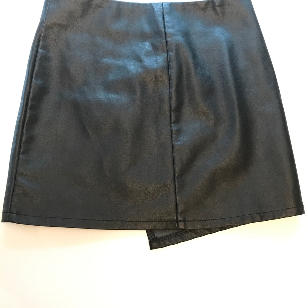 H&M Mini Faux Leather Skirt