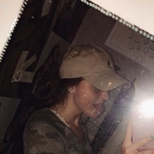 Meet your Posher, Jenah